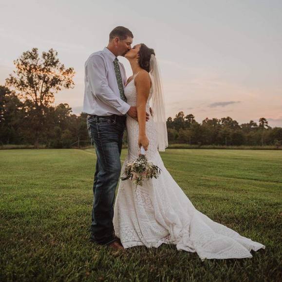 Meet your Posher, Rachel - Picture 1 of 1